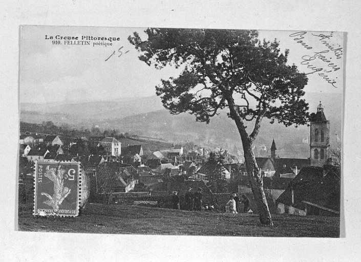 Vue prise du nord-est, depuis l'ancien champ de foire de Beaumont et montrant le secteur de Chanteloube et le secteur de la rue Grancher et de la route de Tulle. Sur cette vue sont visibles l'ancienne manufacture la Bastille et le clocher à bulbe de la chapelle blanche.