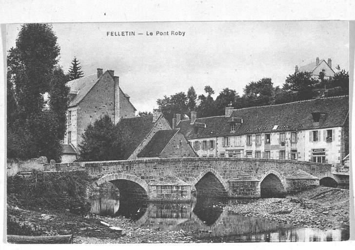 Rue du Pont-Roby. Vue partielle depuis la rive gauche de la Creuse.