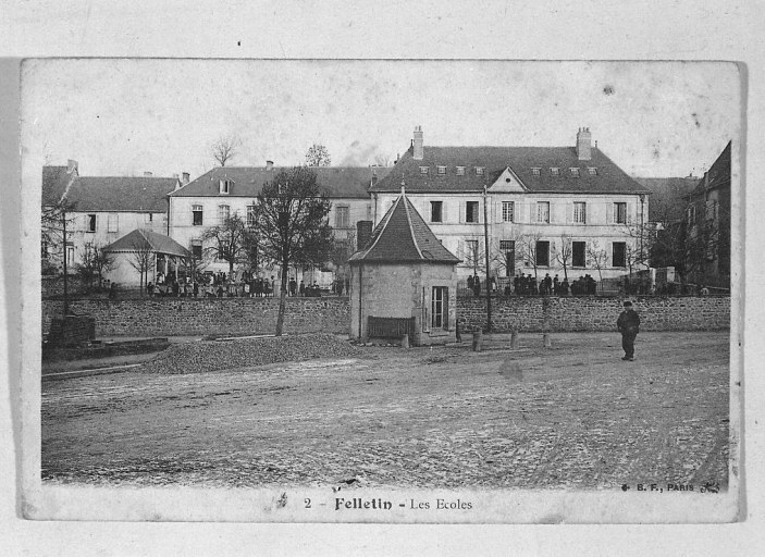 Vue du poids public au début du 20e siècle.