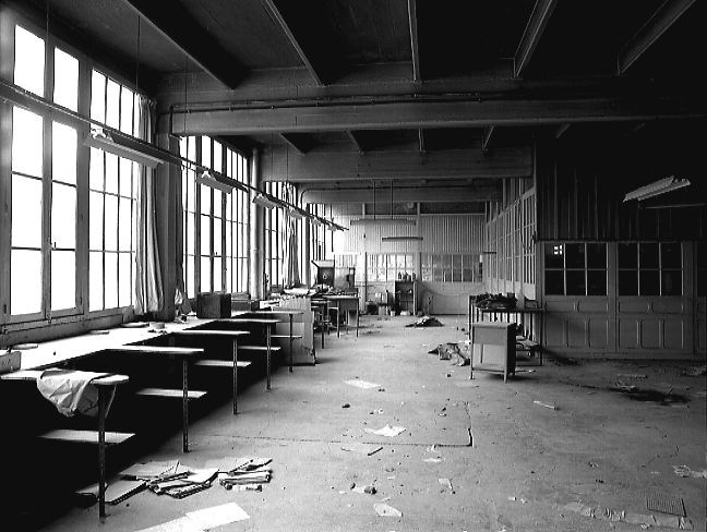 Le premier étage des ateliers de 1927-1931, ateliers de fabrication de l'usine de porcelaine : atelier de décoration vu du nord.