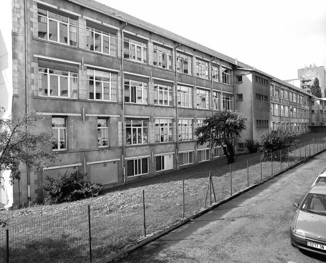 Façade postérieure (est) des ateliers de défournement, polissage...