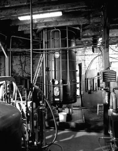 2 machines à transformer chimiquement : acétificateurs Acetator Frings