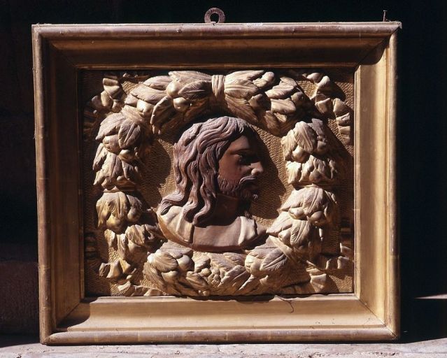 Bas-relief du Christ.