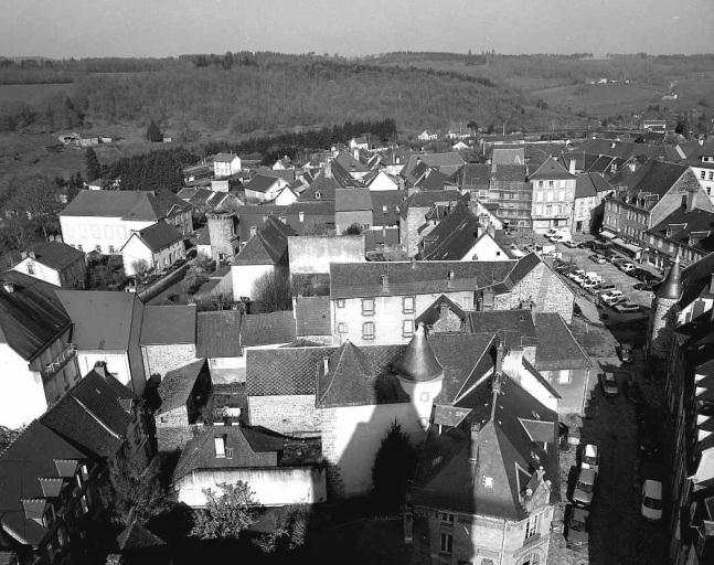 Vue, depuis le clocher de l'église du Moutier, montrant la partie nord-ouest de la ville comprise entre la place Courtaud et la rue des Fossés.