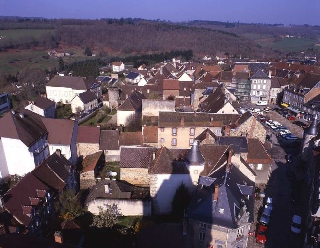 Vue depuis le clocher de l'église du Moutier montrant la partie nord-ouest de la ville comprise entre la place Courtaud et la rue des Fossés.