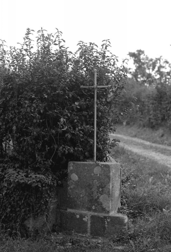 Croix sur le plateau des Combes.