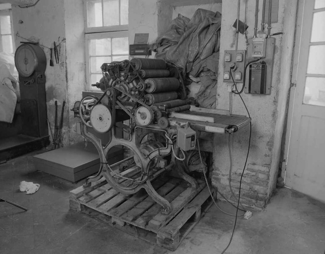 Machine à démêler appelée carde à échantillons