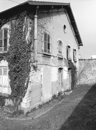 Le pignon sud du bâtiment de 1883 : bureaux actuels.