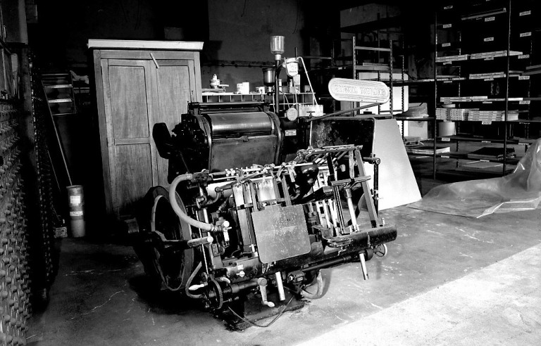 Machine à imprimer par typographie : presse à platine