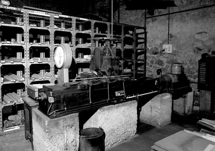 Machine à raboter : rabot à filets (ligne de fabrication de filets d'imprimerie)