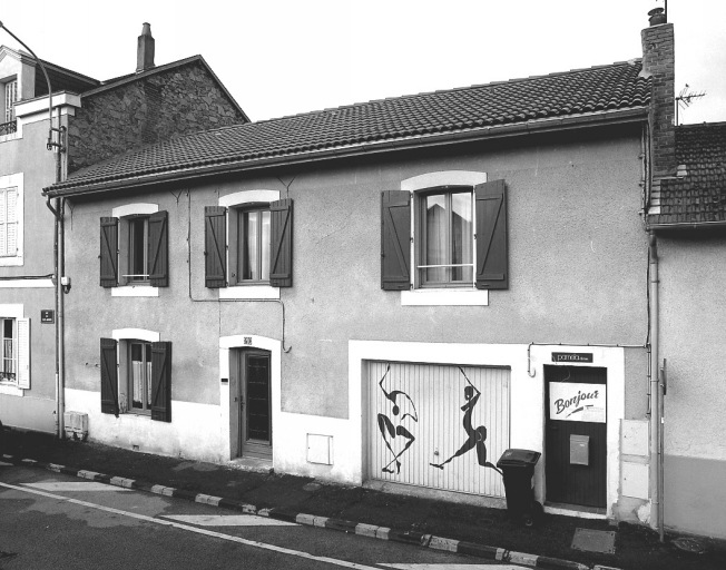 Façade antérieure du bâtiment d'habitation.