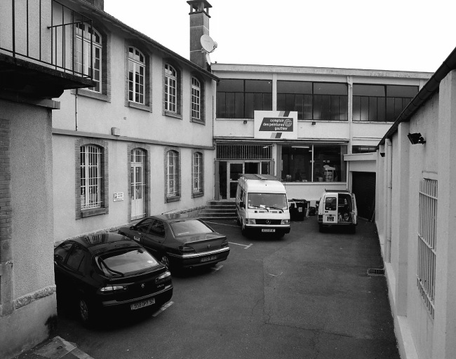 Les anciens ateliers Lalet : à gauche les ateliers de 1922, à droite ceux de 1932.