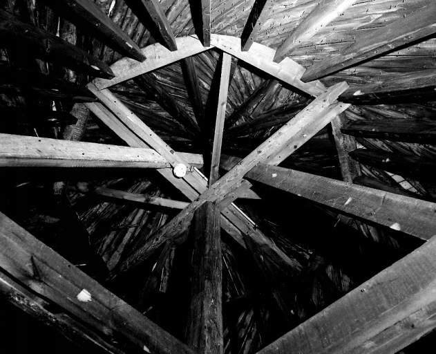 Charpente du dôme de la tour d'escalier.
