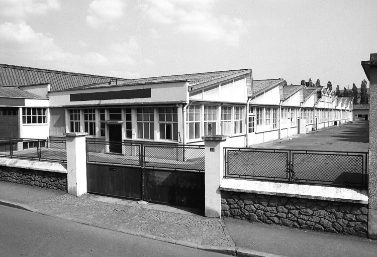 Les ateliers construits en 1958, vus de l'ouest.