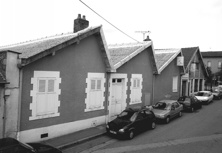 Façade antérieure des ateliers, rue du Chinchauvaud.