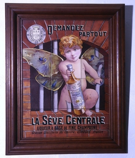 Panneau publicitaire pour l'apéritif 'La Sève Centrale' : 12 carreaux de porcelaine peints, réalisés par les décorateurs sur porcelaine limougeauds Coudert et Jouhate (signatures) associés entre 1898 et 1903. Chaque panneau mesure 20, 5 x 20, 5 cm. L'ensemble sous cadre mesure 82, 5 x 103 cm.