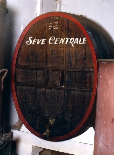 12 tonneaux : fûts
