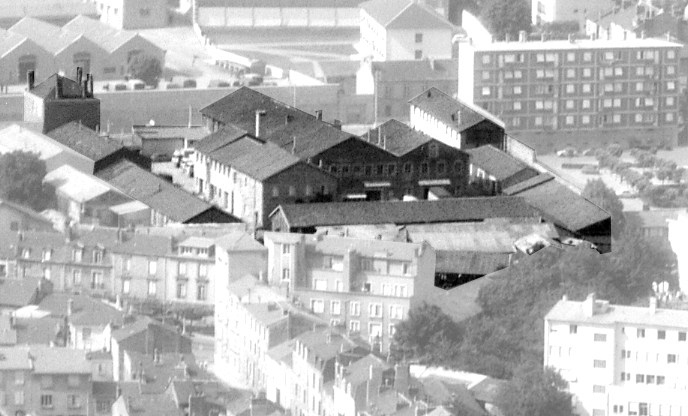 Vue aérienne de l'usine en 1970, prise depuis le sud.