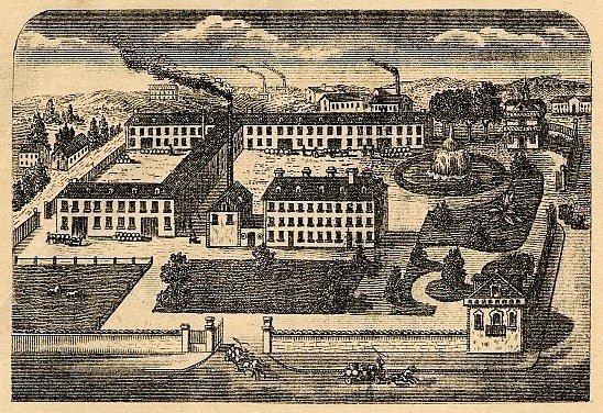 Papier à en-tête de l'extrême fin du 19e siècle. Détail de la distillerie vue depuis l'ouest : au premier plan l'ancienne impasse du Tivoli (actuelle impasse Saint-Exupéry), à gauche la rue de Châteauroux, à droite le cours Gay-Lussac. Le bâtiment au premier plan correspond au logement patronal, ceux à l'arrière aux chais.