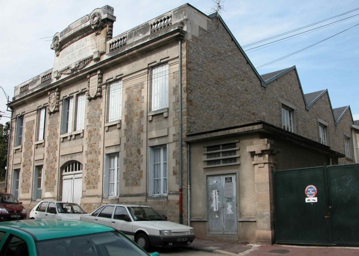 L'usine de papeterie Mellotée, vue depuis l'est.