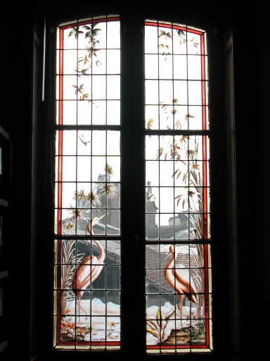Vitraux du logement patronal.