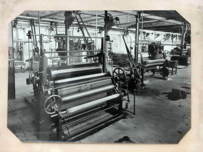 Vue intérieure des ateliers vers 1920.