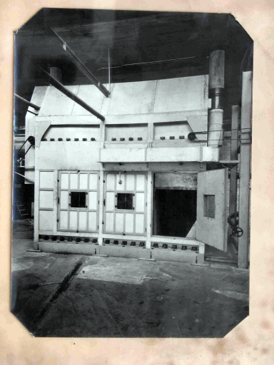 Vue intérieure des ateliers vers 1920.