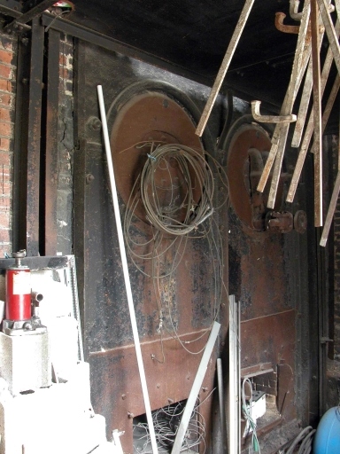 Ancienne chaudière de l'usine : niveaux inférieurs (foyers...).