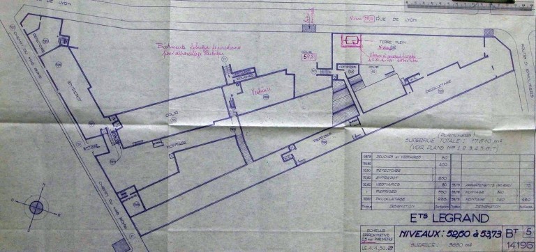 Plan masse de l'usine en 1950, avec indication de l'affectation des ateliers : 'Ets Legrand - Niveaux 52, 60 à 53, 73 - Bt 5 - 14.196'.