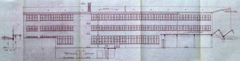 Façade postérieure des ateliers construits en 1951 en alignement de l'avenue du Maréchal-de-Lattre-de-Tassigny : 'Etablissements Legrand - Construction d'un bâtiment rue de Lyon - Façade postérieure'.