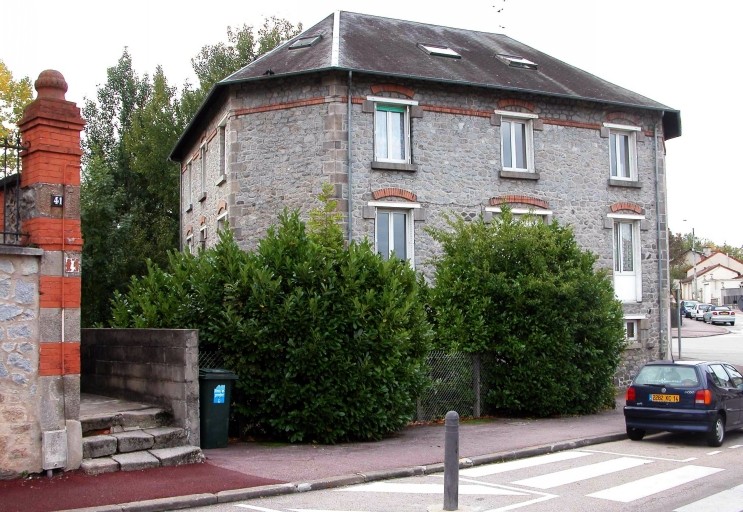 Logement de contremaître et bureaux : façade antérieure nord-ouest.