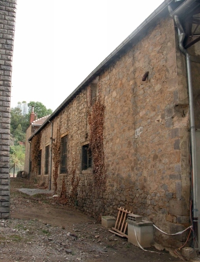 Les anciens ateliers de fabrication d'eaux gazeuses : façade postérieure.