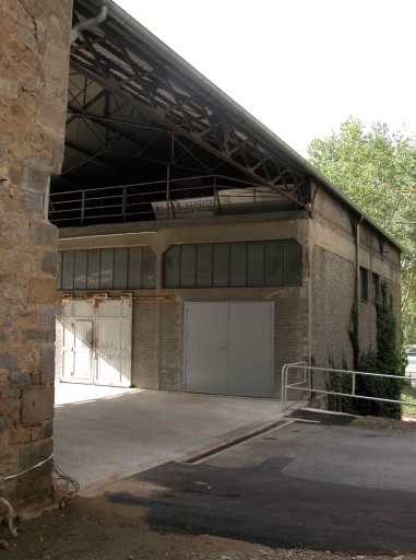 Les anciens ateliers de fabrication d'eaux gazeuses : hangar.