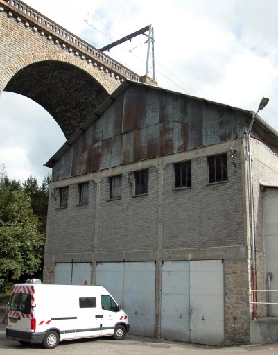Les anciens ateliers de fabrication d'eaux gazeuses : hangar.