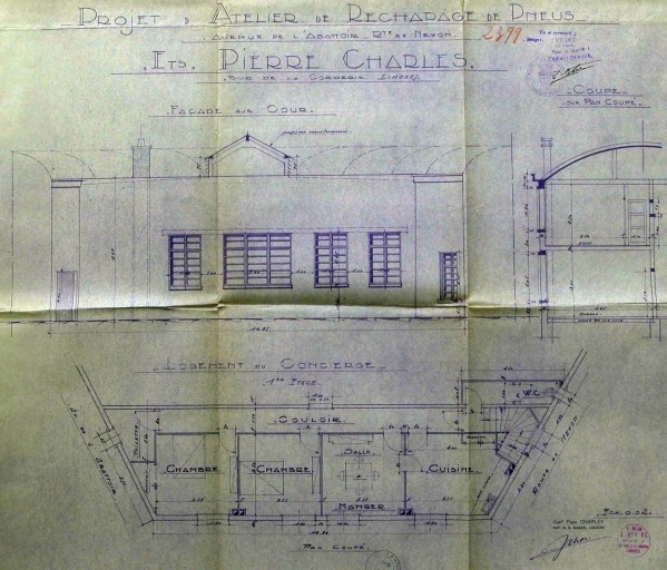 Façade postérieure, coupe et plan du logement de concierge de l'usine, extraits de 'Projet d'atelier de rechapage de pneus - avenue de l'Abattoir, route de Nexon - Limoges - Façade sur cour - Logement de concierge - Coupe sur pan coupé'.