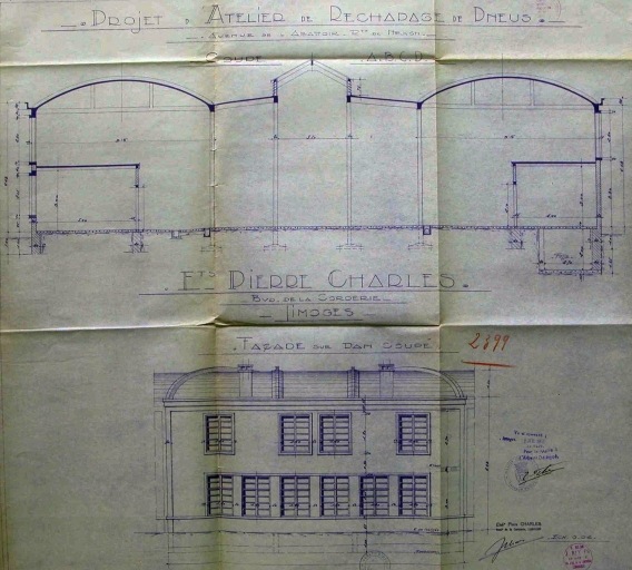 Façade antérieure et coupe de l'usine, extraites de 'Projet d'atelier de rechapage de pneus - avenue de l'Abattoir, route de Nexon - Limoges - Coupe - Façade sur pan coupé'.