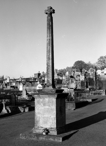 Croix de cimetière, vue d'ensemble.