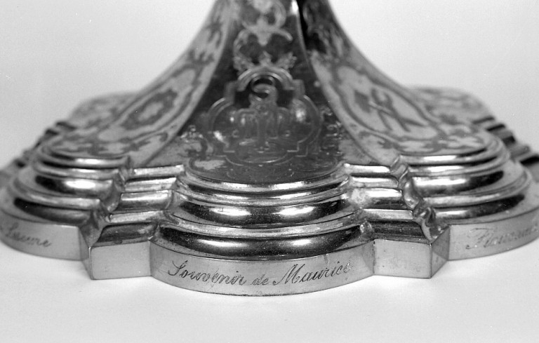 Détail de l'inscription sur le pied du calice. - (c) Région Nouvelle-Aquitaine, Inventaire général du patrimoine culturel