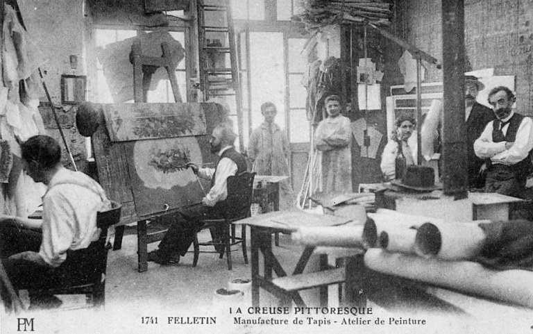 Carte postale éditée vers 1915, montrant l'atelier de cartonnier.