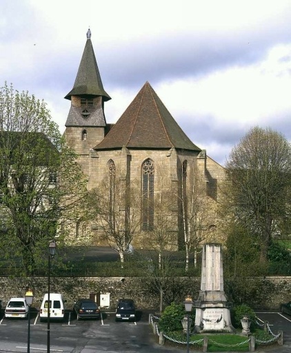 Vue d'ensemble, depuis l'est, prise depuis le perron de la mairie actuelle.