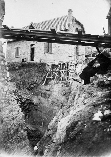 Surélévation du barrage des Combes : jonction avec la maison de gardien.