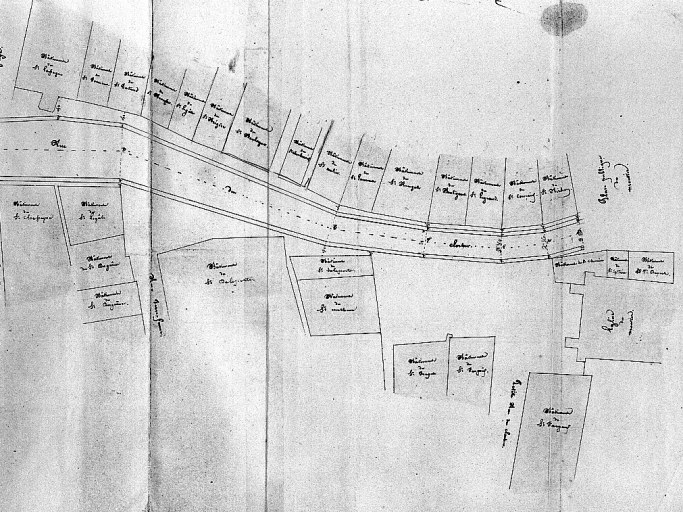 Plan de la rue du Clocher concernant la construction de caniveaux, de chaussée pavée et de chaussée d'empierrement ; daté du 9 novembre 1845 et signé S. Sabarly. Vue de la partie sud.