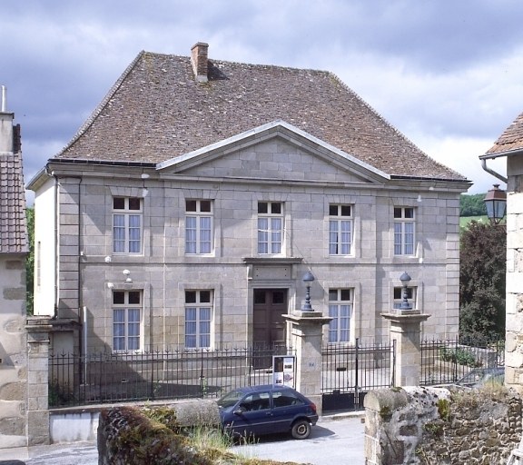 Vue de la façade principale.
