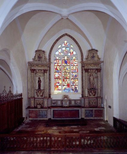 Vue générale du choeur, après restauration du retable.