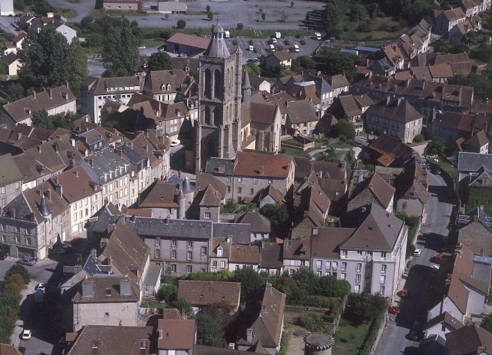 Vue de l'église depuis le nord-ouest.