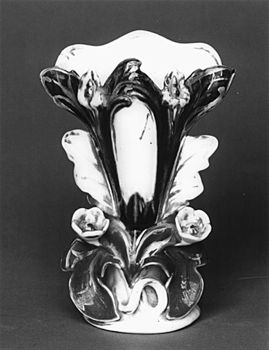 Vase à fleurs (vase cornet)