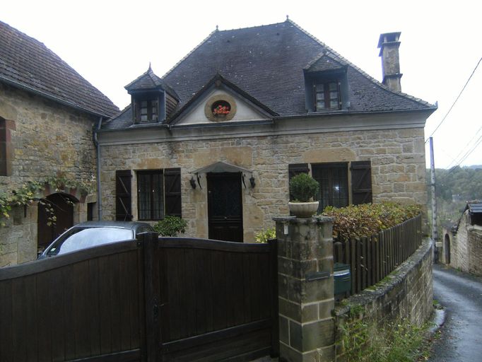 Vue générale de la façade principale est.