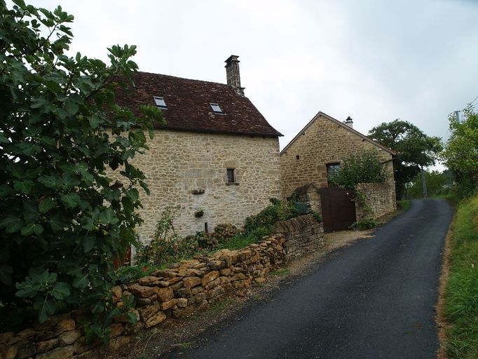 Vue générale prise depuis la route.