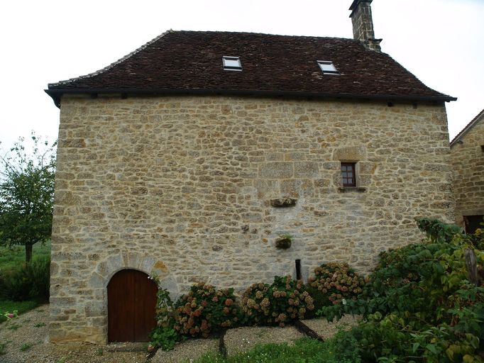Elévation postérieure, sur rue.