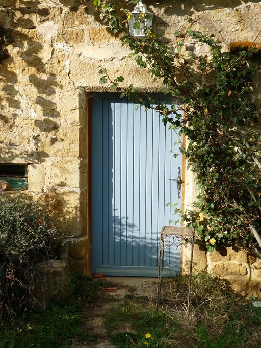Porte chanfreinée (17e siècle).
